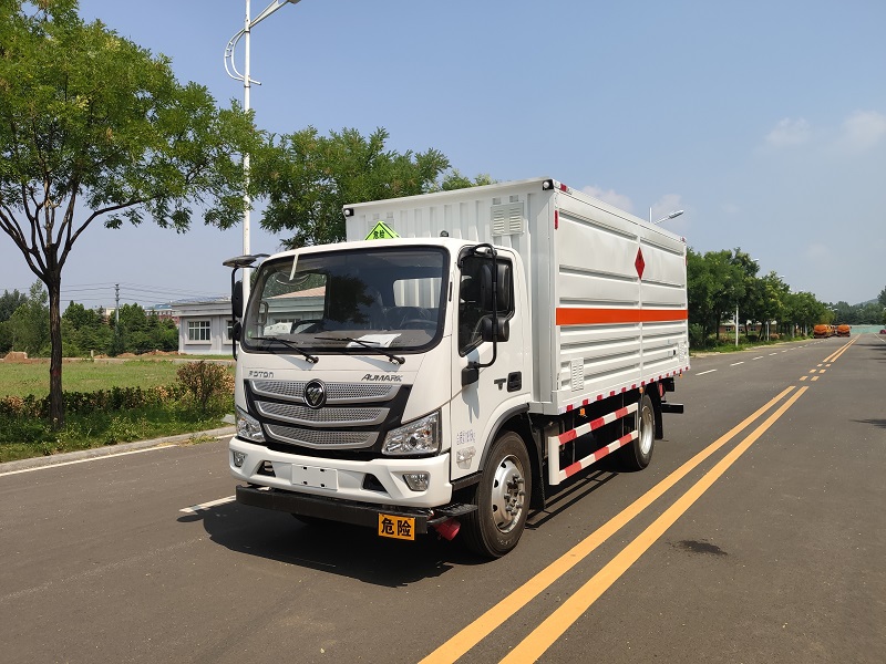 BSZ5123XRYC6B易燃液体厢式运输车