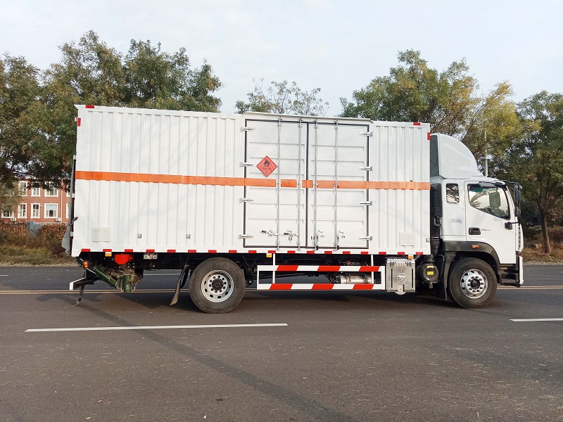 BSZ5183XRQC6B易燃气体厢式运输车